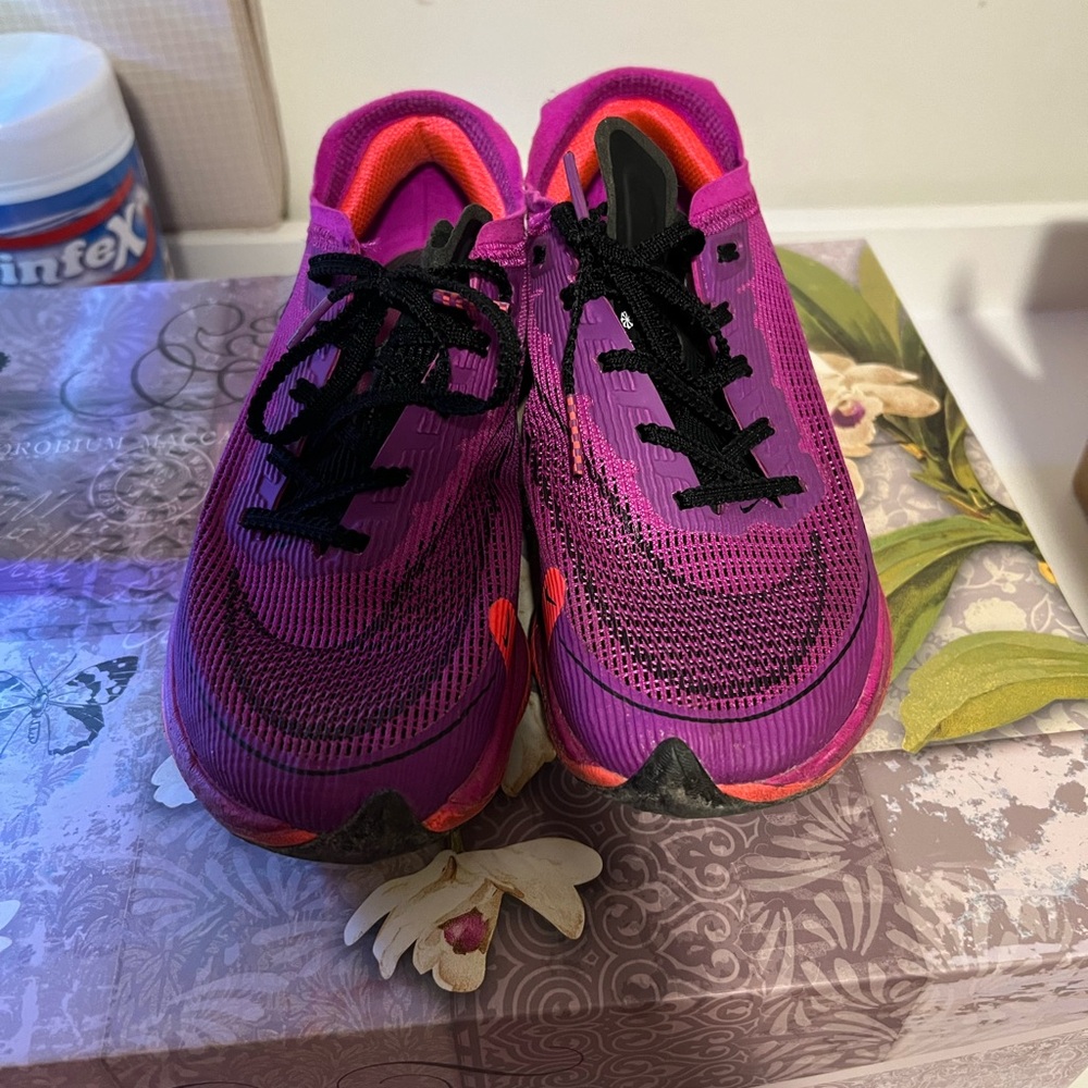 nike zoomx vaporfly next% 2